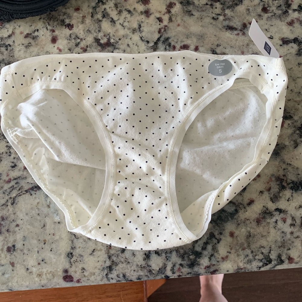 Gap Body Low Rise Bikini Underwear - Size Small